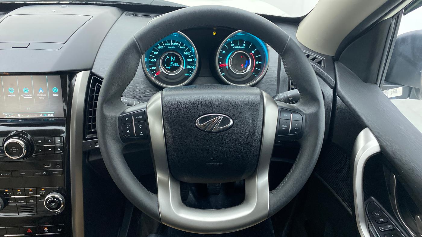 2021 Mahindra XUV500 W9, Diesel, Manual, 10,495 km, Steering Wheel Close Up