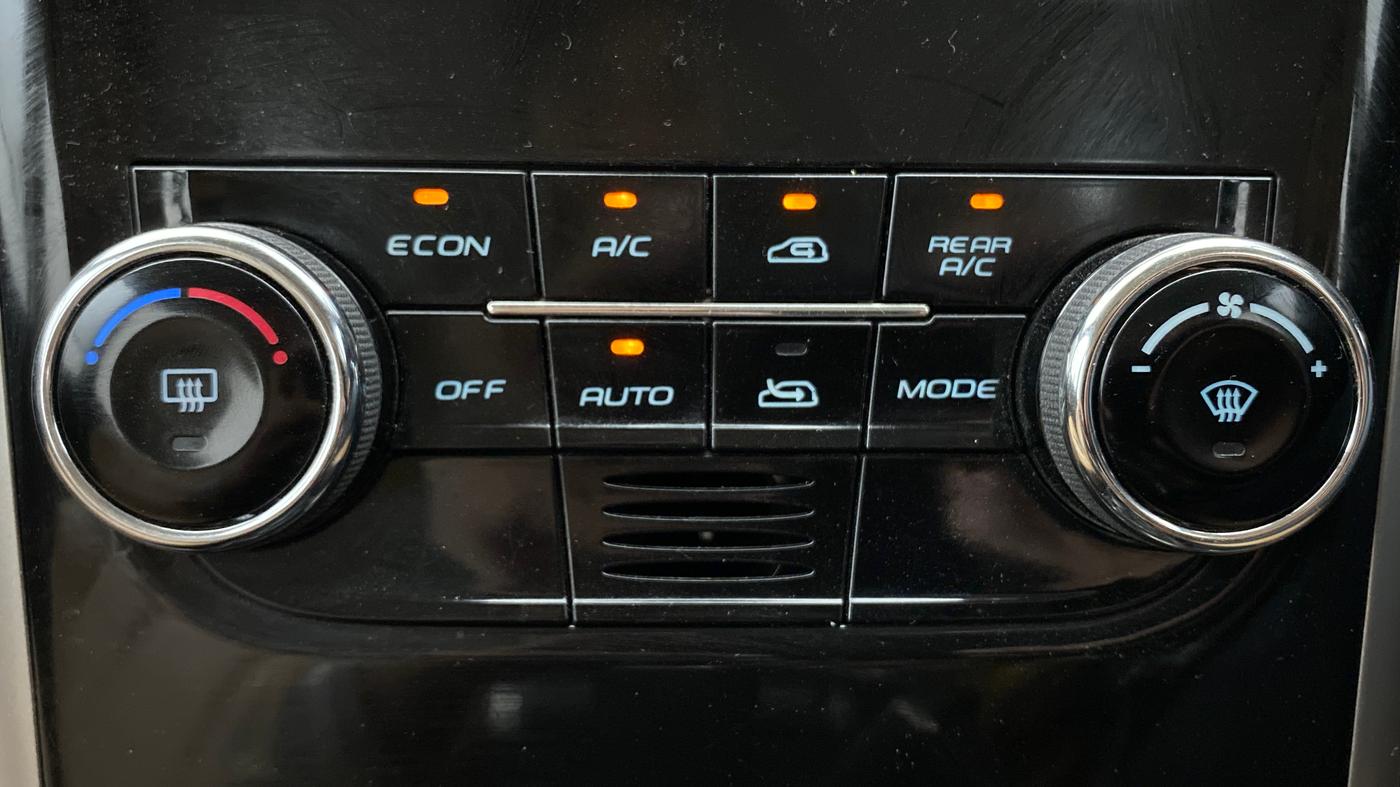 2021 Mahindra XUV500 W9, Diesel, Manual, 10,495 km, Automatic Climate Control