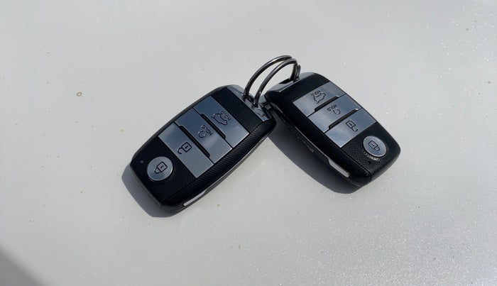 2021 KIA SELTOS HTX 1.5 PETROL, Petrol, Manual, 37,381 km, Key Close Up