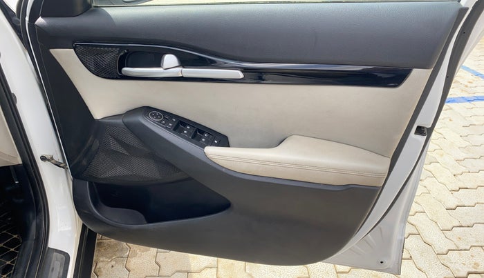 2021 KIA SELTOS HTX 1.5 PETROL, Petrol, Manual, 37,381 km, Driver Side Door Panels Control