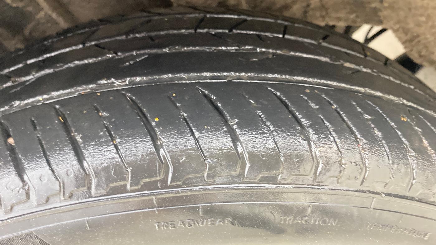 2021 Nissan MAGNITE XE, Petrol, Manual, 60,525 km, Right Rear Tyre Tread