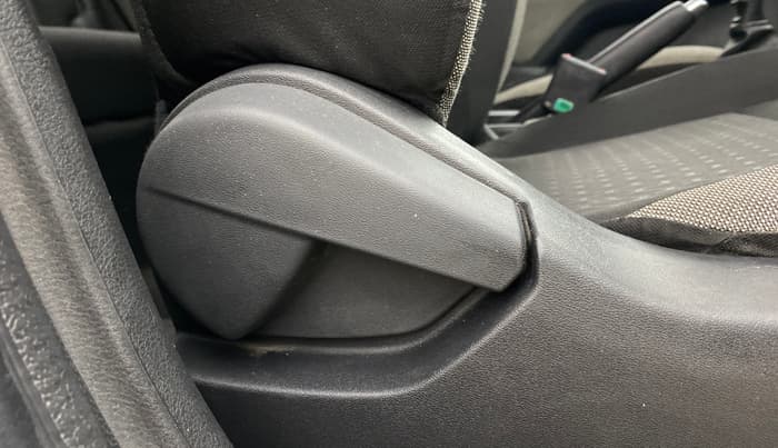 2021 Nissan MAGNITE XE, Petrol, Manual, 60,525 km, Driver Side Adjustment Panel