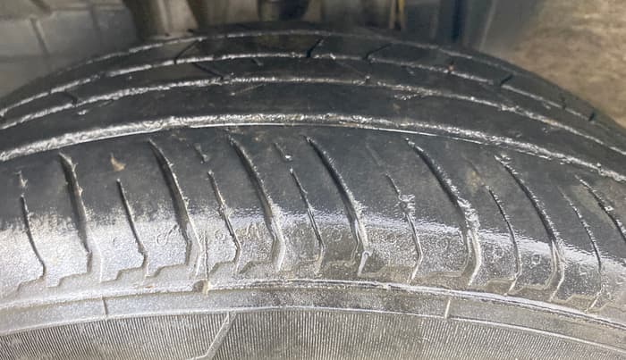 2021 Nissan MAGNITE XE, Petrol, Manual, 60,525 km, Left Front Tyre Tread