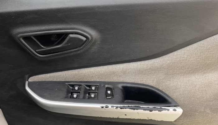 2021 Nissan MAGNITE XE, Petrol, Manual, 60,525 km, Driver Side Door Panels Control