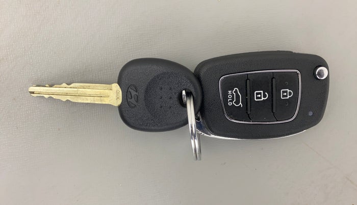 2023 Hyundai VENUE S 1.2, Petrol, Manual, 45,530 km, Key Close Up