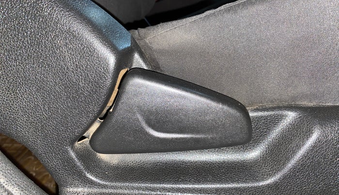 2018 Renault Kwid RXL, Petrol, Manual, 47,049 km, Driver Side Adjustment Panel