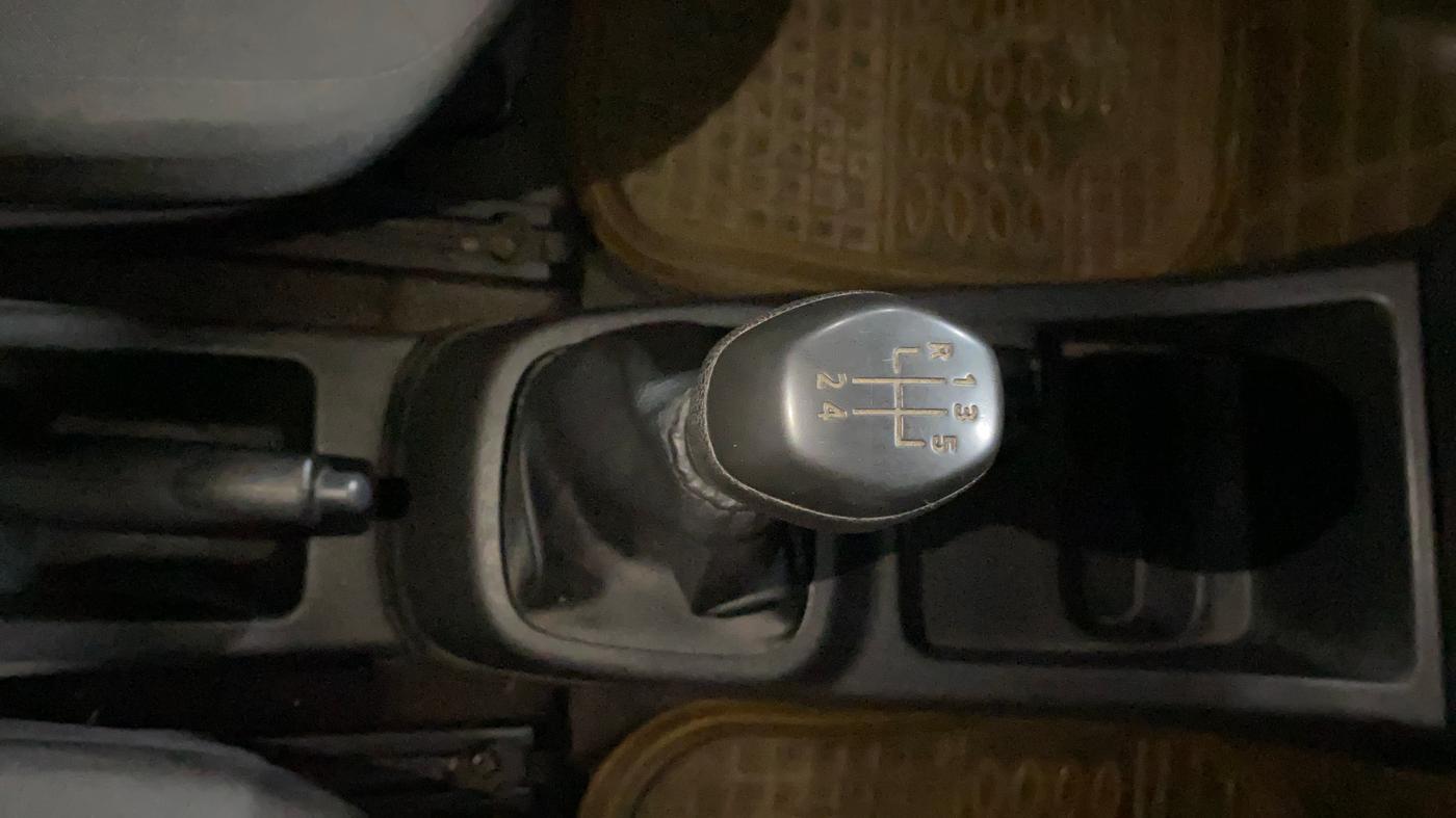 2018 Renault Kwid RXL, Petrol, Manual, 47,085 km, Gear Lever