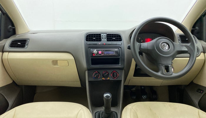 2012 Volkswagen Vento TRENDLINE 1.6, Petrol, Manual, 82,025 km, Dashboard
