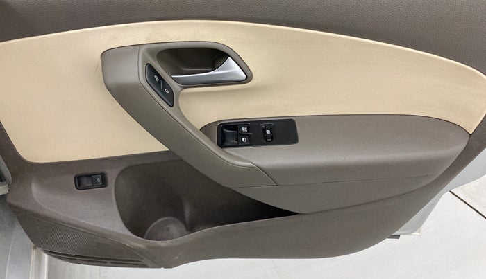 2012 Volkswagen Vento TRENDLINE 1.6, Petrol, Manual, 82,025 km, Driver Side Door Panels Control