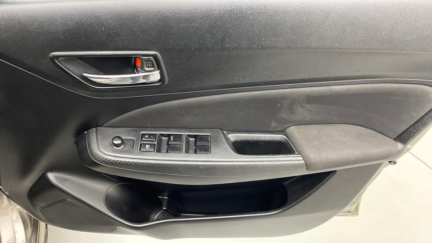 2018 Maruti Swift VXI, Petrol, Manual, 36,562 km, Driver Side Door Panels Control