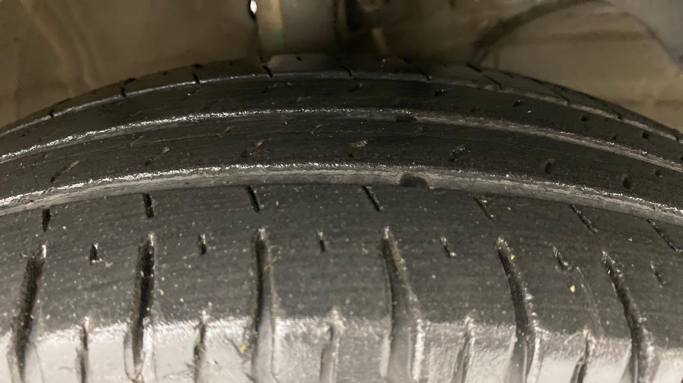 2018 Maruti Swift VXI, Petrol, Manual, 36,562 km, Right Front Tyre Tread