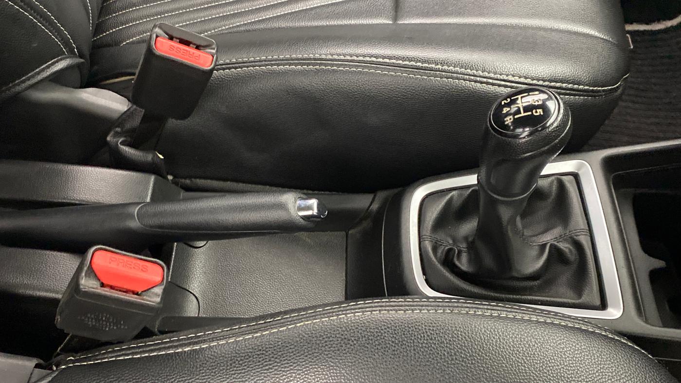 2018 Maruti Swift VXI, Petrol, Manual, 36,562 km, Gear Lever