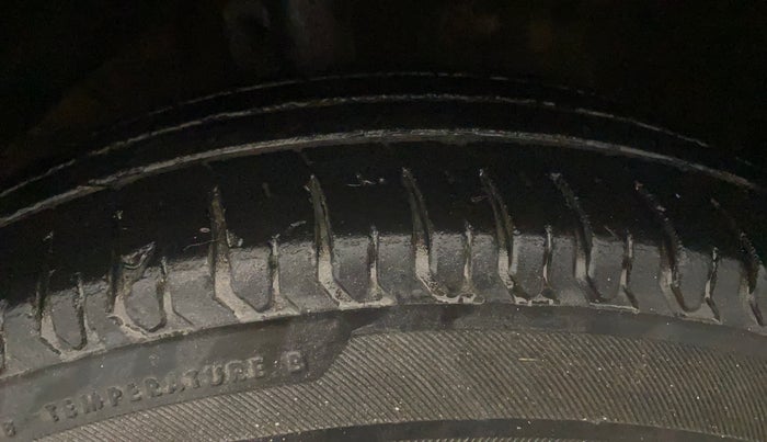 2019 Maruti Dzire VXI AMT, Petrol, Automatic, 54,298 km, Left Front Tyre Tread