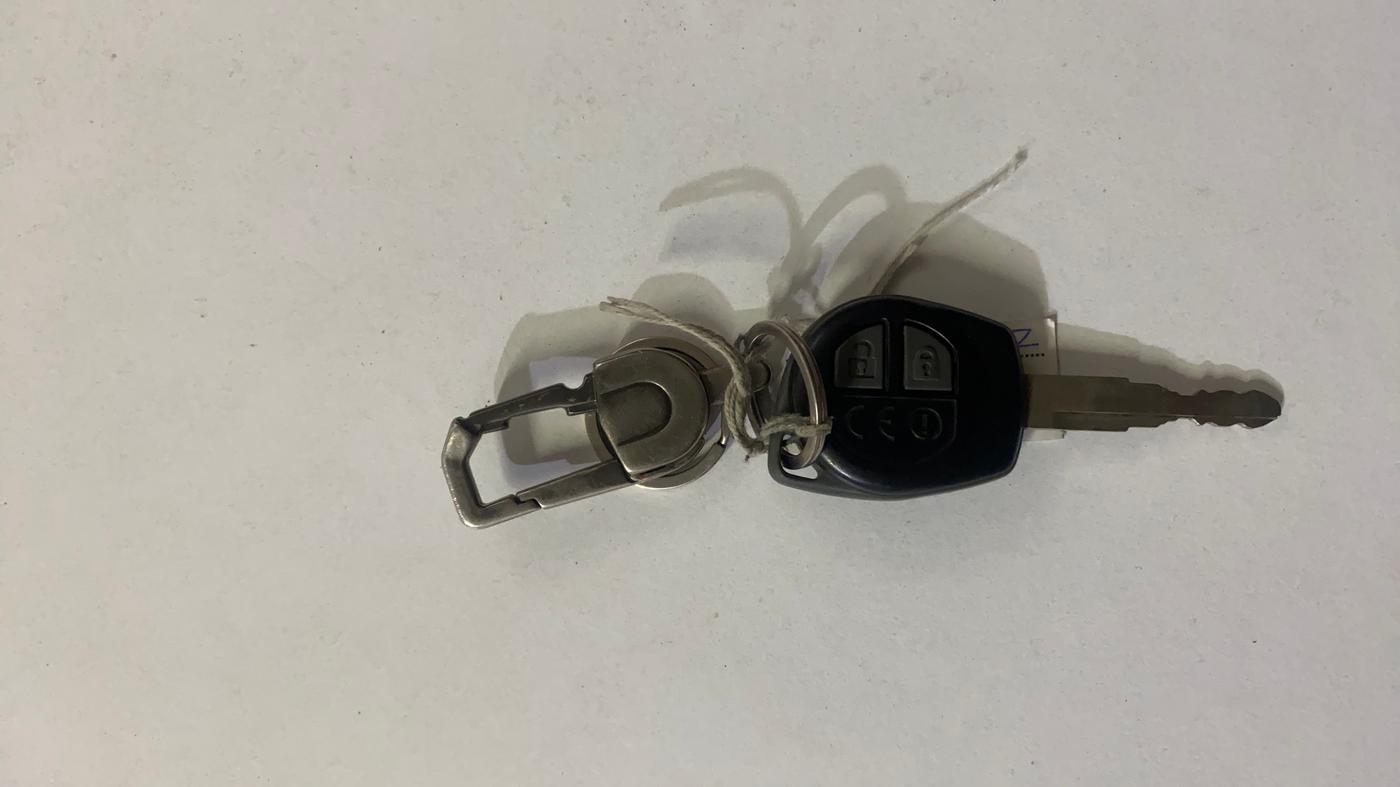2019 Maruti Dzire VXI AMT, Petrol, Automatic, 54,316 km, Key Close Up