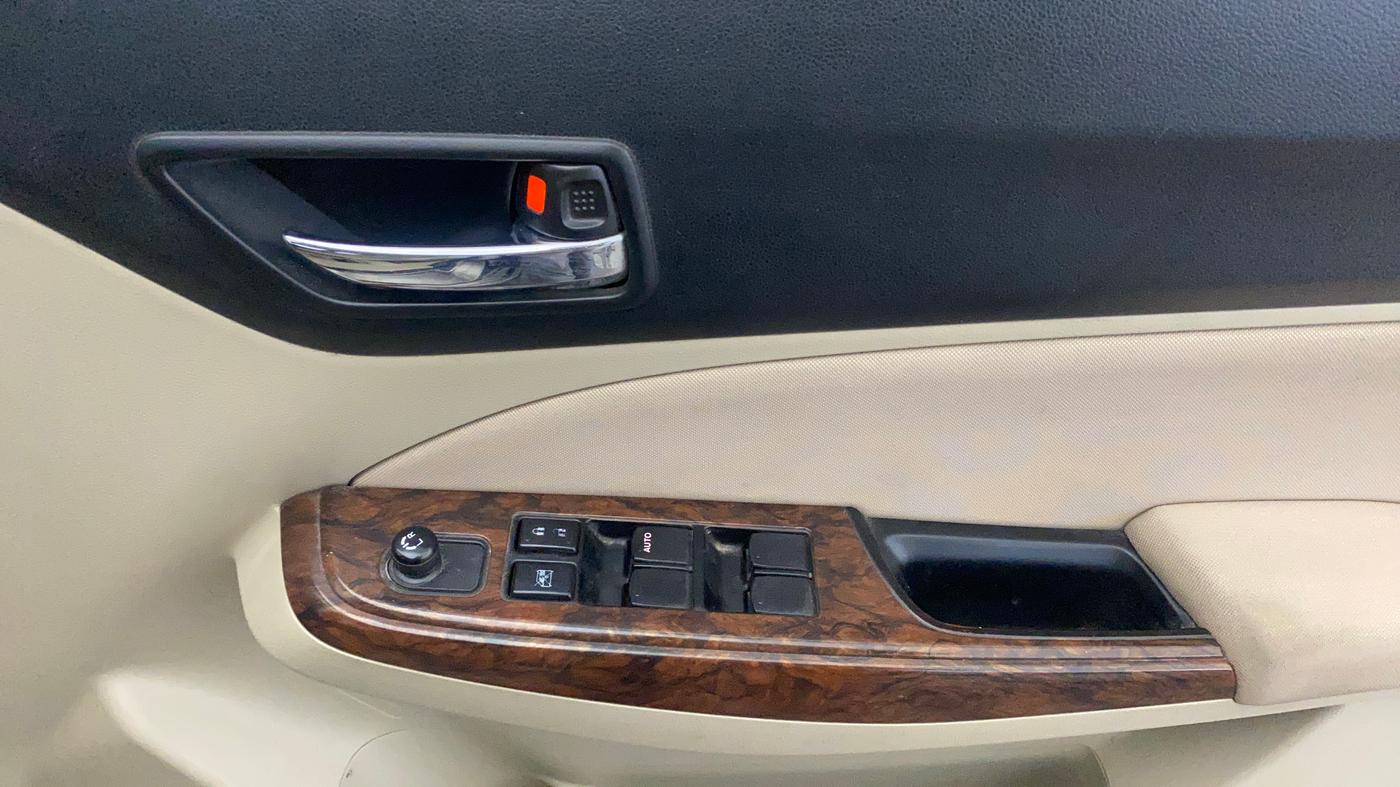 2019 Maruti Dzire VXI AMT, Petrol, Automatic, 54,316 km, Driver Side Door Panels Control