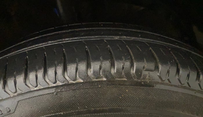 2019 Maruti Dzire VXI AMT, Petrol, Automatic, 54,298 km, Right Front Tyre Tread