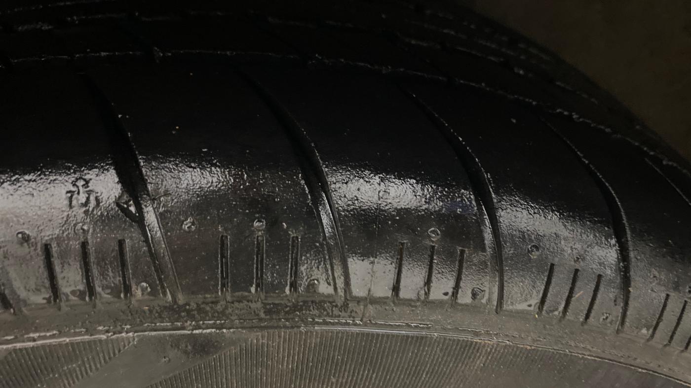 2017 Nissan Sunny XV CVT, Petrol, Automatic, 61,638 km, Right Rear Tyre Tread