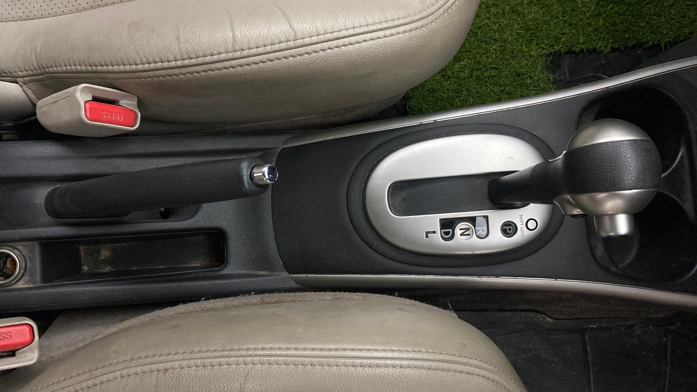 2017 Nissan Sunny XV CVT, Petrol, Automatic, 61,638 km, Gear Lever