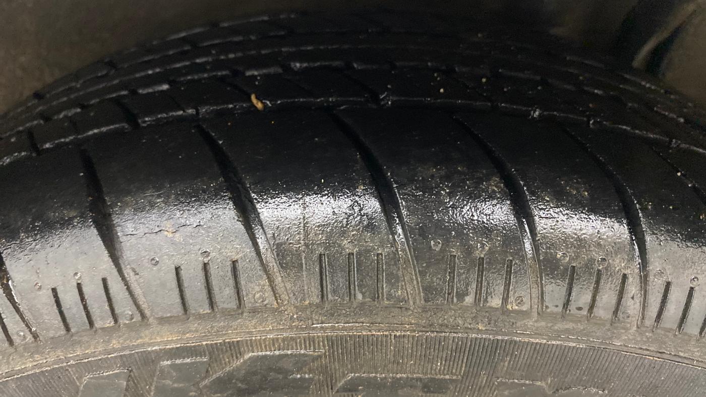 2017 Nissan Sunny XV CVT, Petrol, Automatic, 61,638 km, Left Rear Tyre Tread