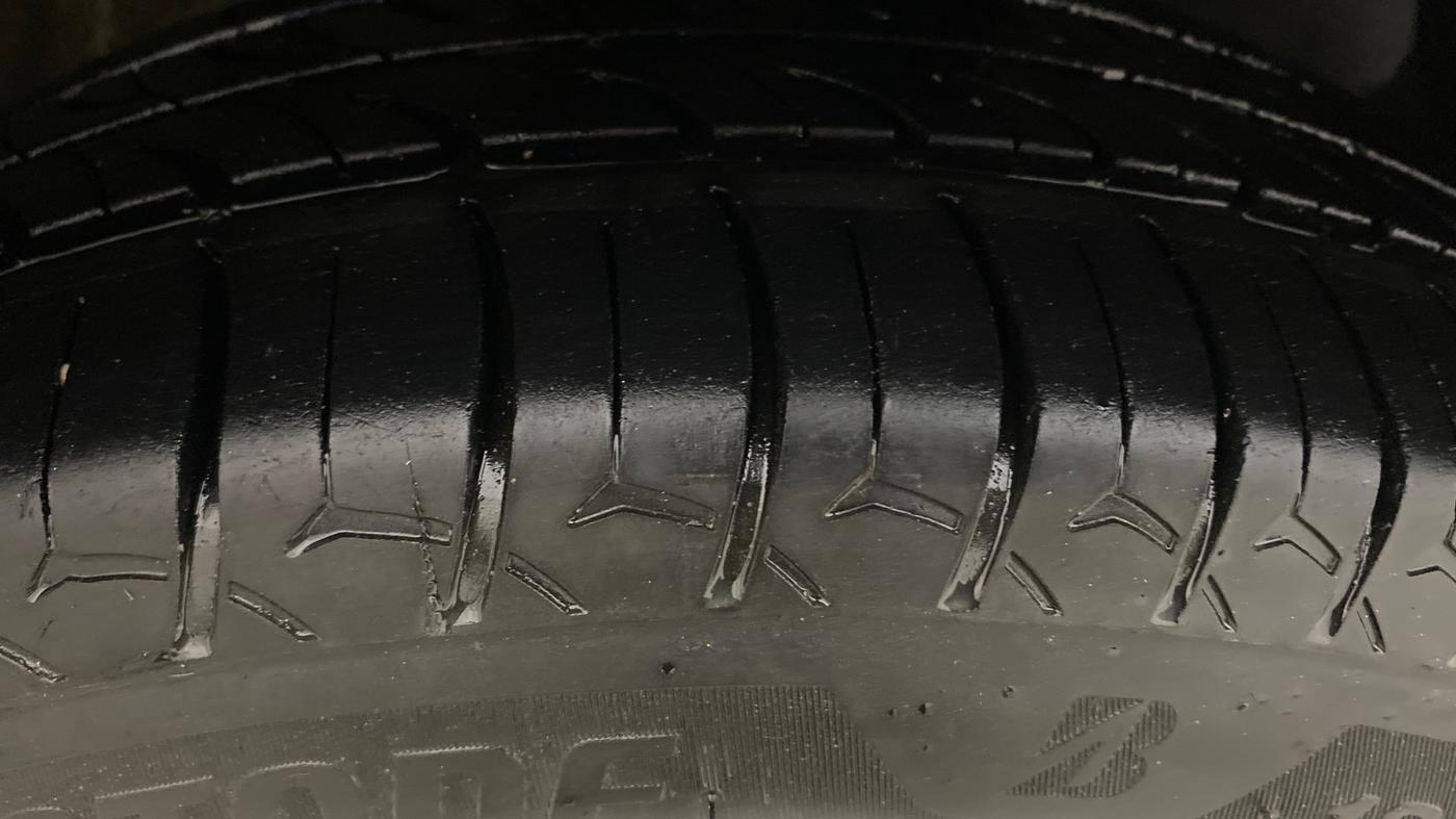 2017 Nissan Sunny XV CVT, Petrol, Automatic, 61,638 km, Right Front Tyre Tread