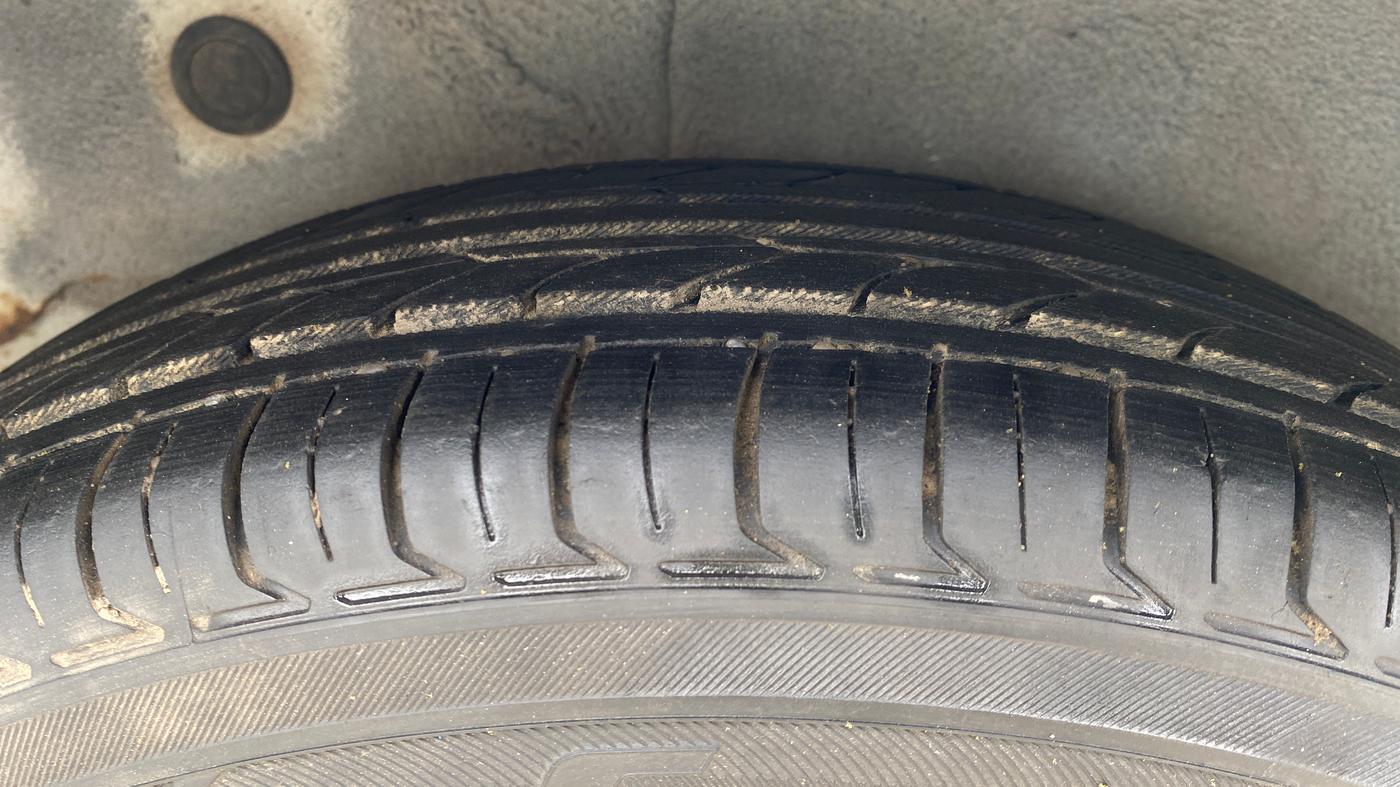 2014 Hyundai i10 MAGNA 1.1, Petrol, Manual, 63,382 km, Right Rear Tyre Tread