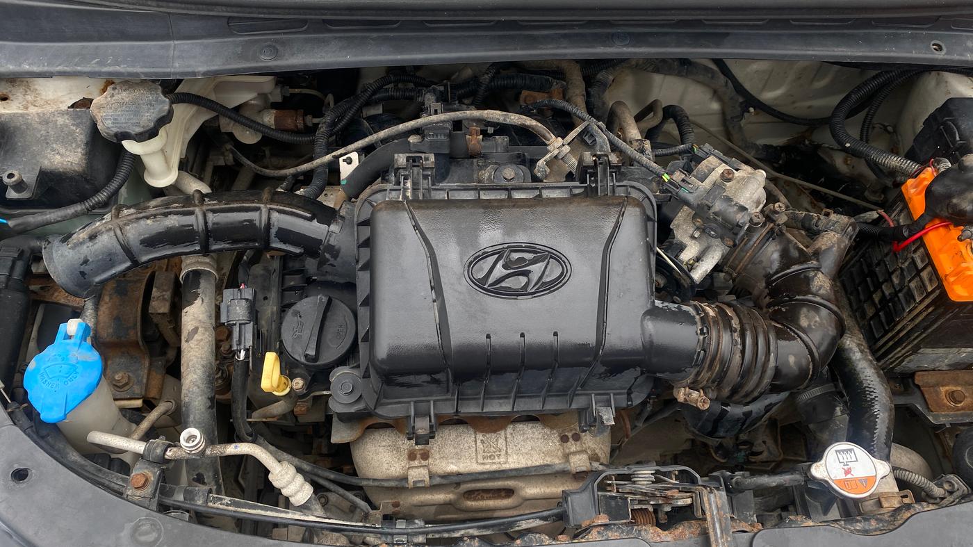 2014 Hyundai i10 MAGNA 1.1, Petrol, Manual, 63,382 km, Engine View