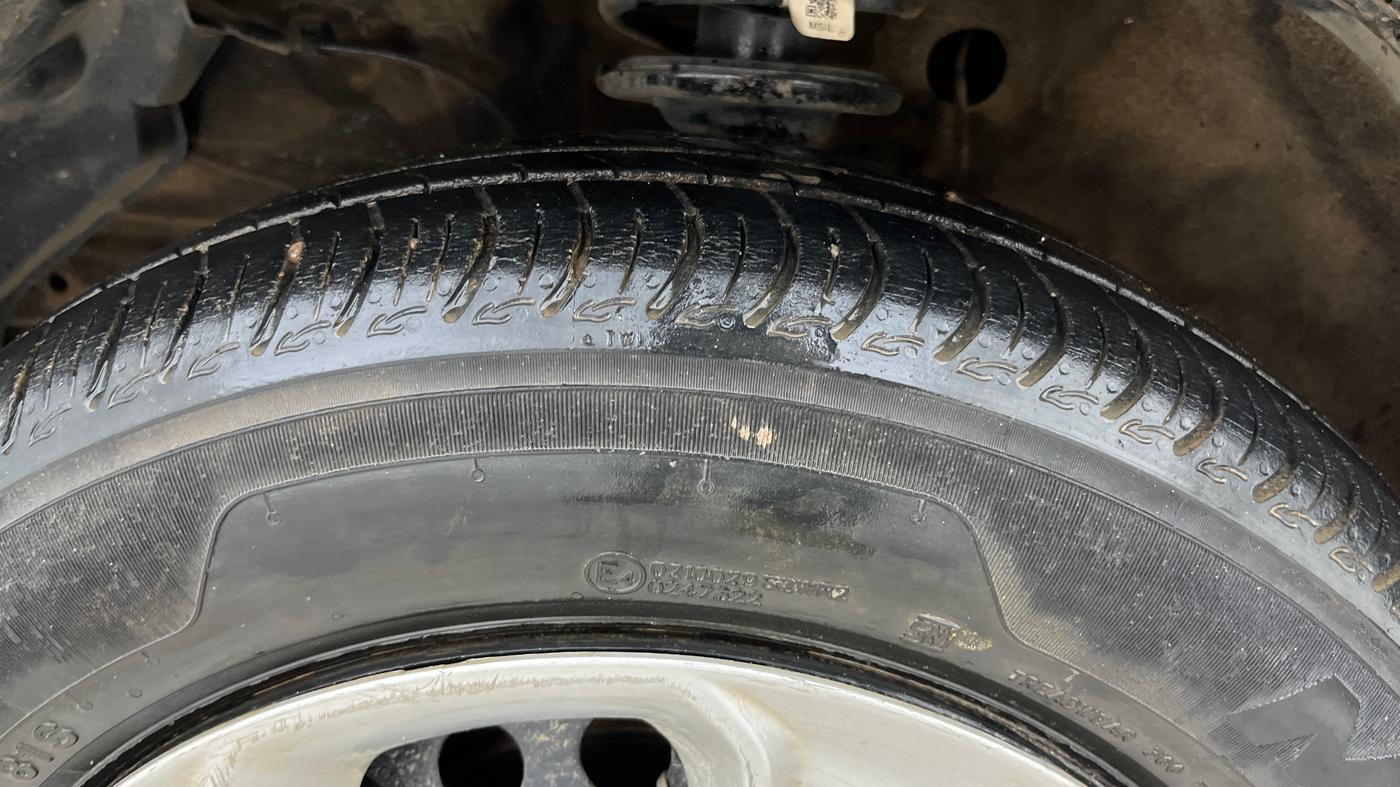 2021 Maruti S PRESSO VXI PLUS AMT, Petrol, Automatic, 29,935 km, Left Front Tyre Tread