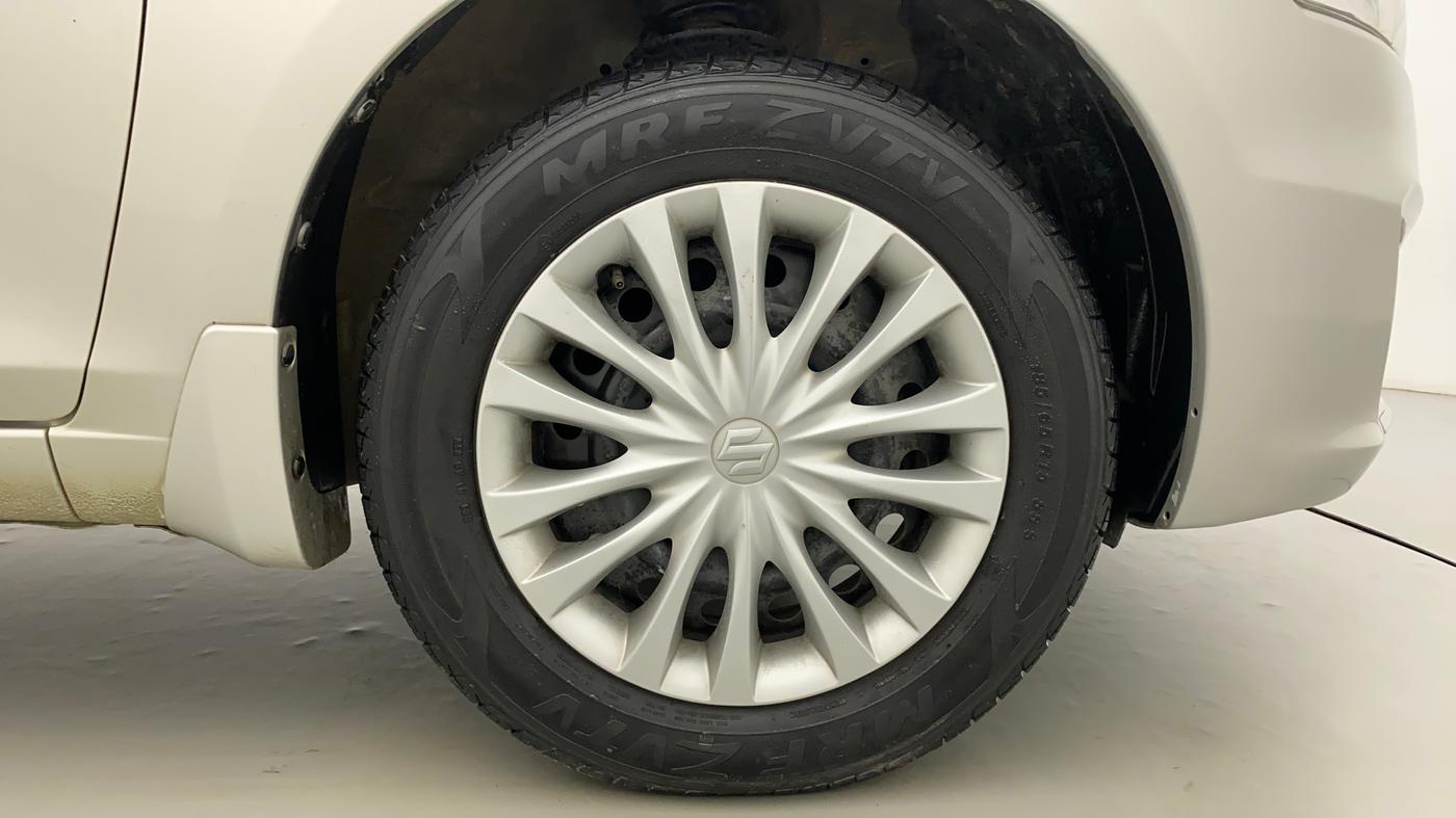 2015 Maruti Ciaz VXI, Petrol, Manual, 41,599 km, Right Front Wheel