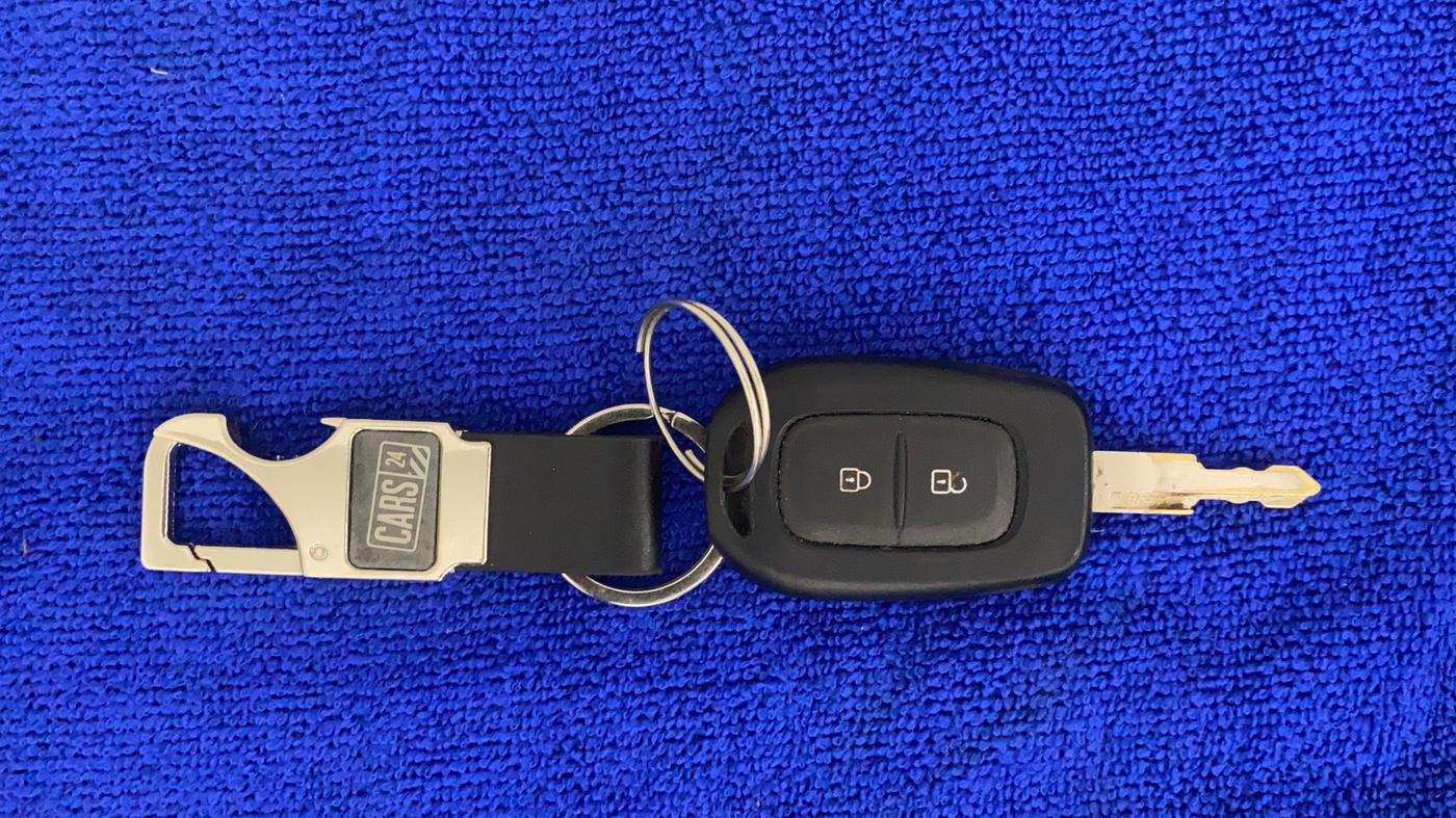 2019 Renault Kwid RXT 1.0 AMT (O), Petrol, Automatic, 33,843 km, Key Close Up