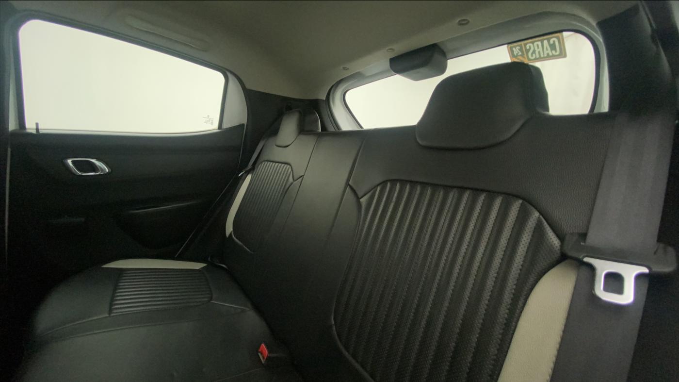 2019 Renault Kwid RXT 1.0 AMT (O), Petrol, Automatic, 33,843 km, Right Side Rear Door Cabin