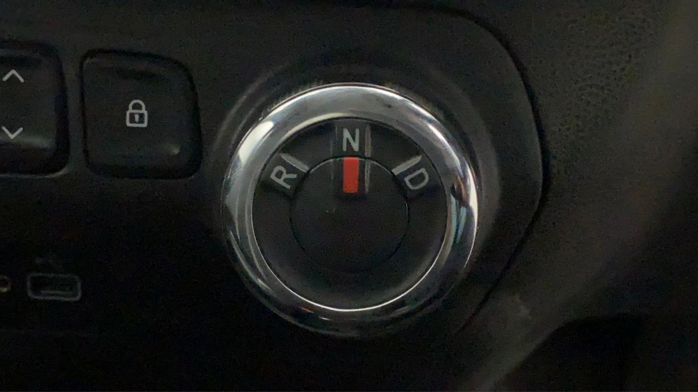 2019 Renault Kwid RXT 1.0 AMT (O), Petrol, Automatic, 33,843 km, Gear Lever