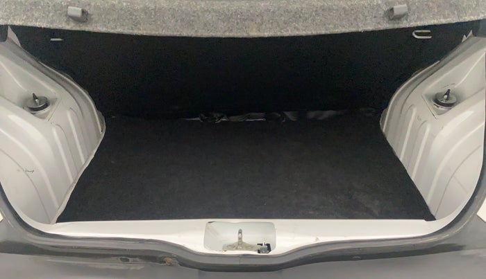 2019 Renault Kwid RXT 1.0 AMT (O), Petrol, Automatic, 33,843 km, Boot Inside