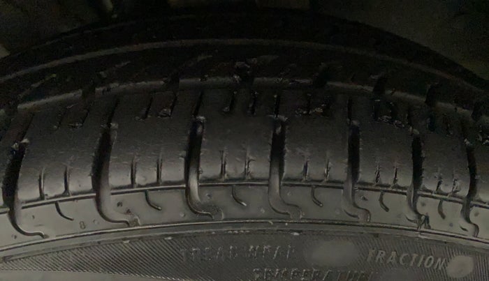 2019 Renault Kwid RXT 1.0 AMT (O), Petrol, Automatic, 33,843 km, Left Front Tyre Tread