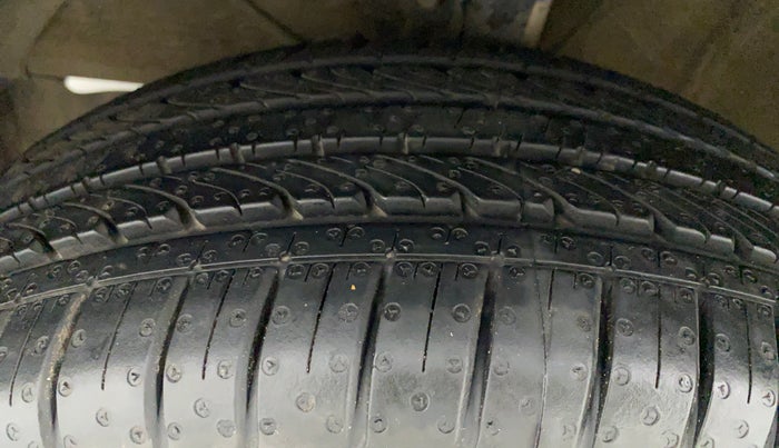 2019 Maruti Baleno ZETA PETROL 1.2, Petrol, Manual, 88,750 km, Left Front Tyre Tread