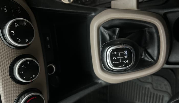 2014 Hyundai Grand i10 SPORTZ 1.2 KAPPA VTVT, Petrol, Manual, 73,809 km, Gear Lever