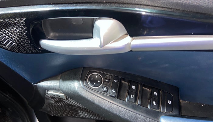 2021 KIA SELTOS X LINE 1.4 PETROL DCT, Petrol, Automatic, 65,509 km, Driver Side Door Panels Control