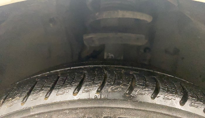 2020 Tata ALTROZ XZ PETROL, Petrol, Manual, 33,536 km, Left Front Tyre Tread