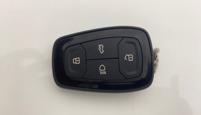 2020 Tata ALTROZ XZ PETROL, Petrol, Manual, 33,536 km, Key Close Up