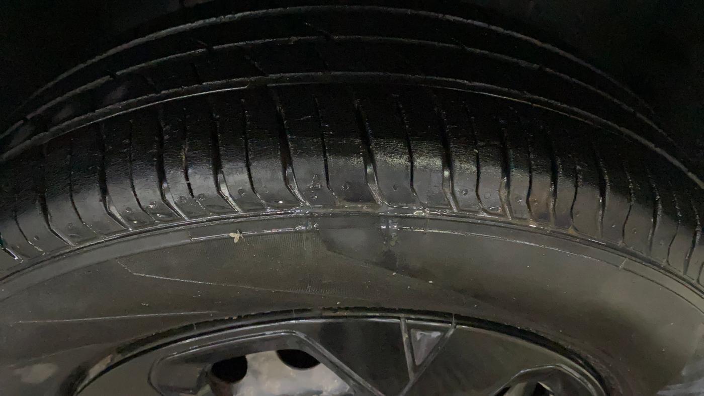 2022 Tata PUNCH ADVENTURE MT, Petrol, Manual, 42,944 km, Right Front Tyre Tread