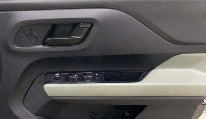 2022 Tata PUNCH ADVENTURE MT, Petrol, Manual, 42,944 km, Driver Side Door Panels Control