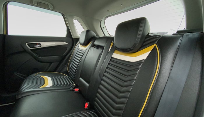 2018 Maruti Vitara Brezza ZDI PLUS DUAL TONE, Diesel, Manual, 26,668 km, Right Side Rear Door Cabin