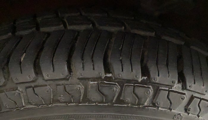 2011 Hyundai Santro Xing GL PLUS, Petrol, Manual, 17,053 km, Right Rear Tyre Tread