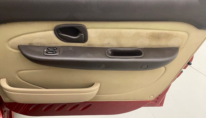 2011 Hyundai Santro Xing GL PLUS, Petrol, Manual, 17,053 km, Driver Side Door Panels Control