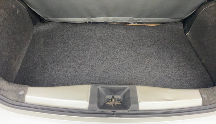 2015 Nissan Micra Active XV, Petrol, Manual, 31,260 km, Boot Inside