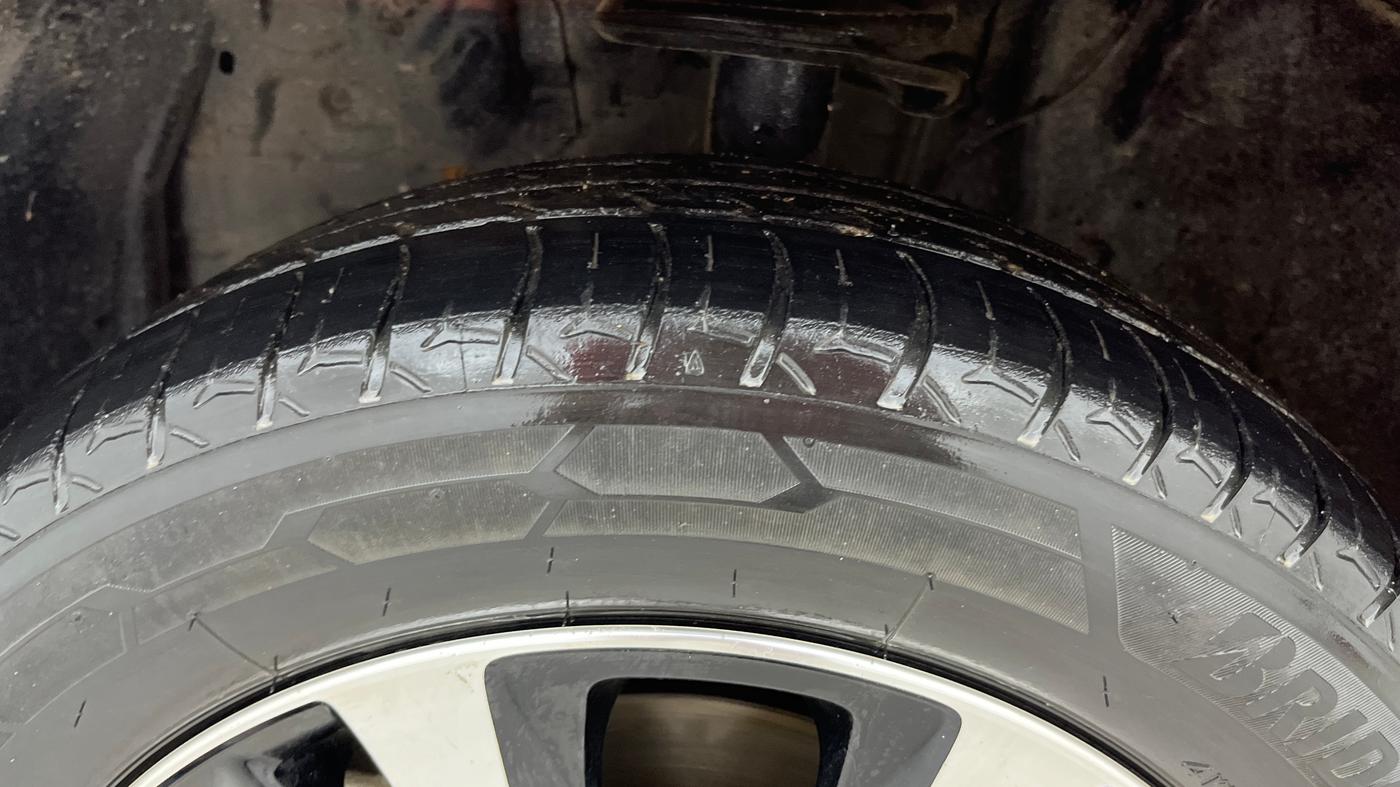 2021 Toyota YARIS V CVT, Petrol, Automatic, 1,07,004 km, Left Front Tyre Tread