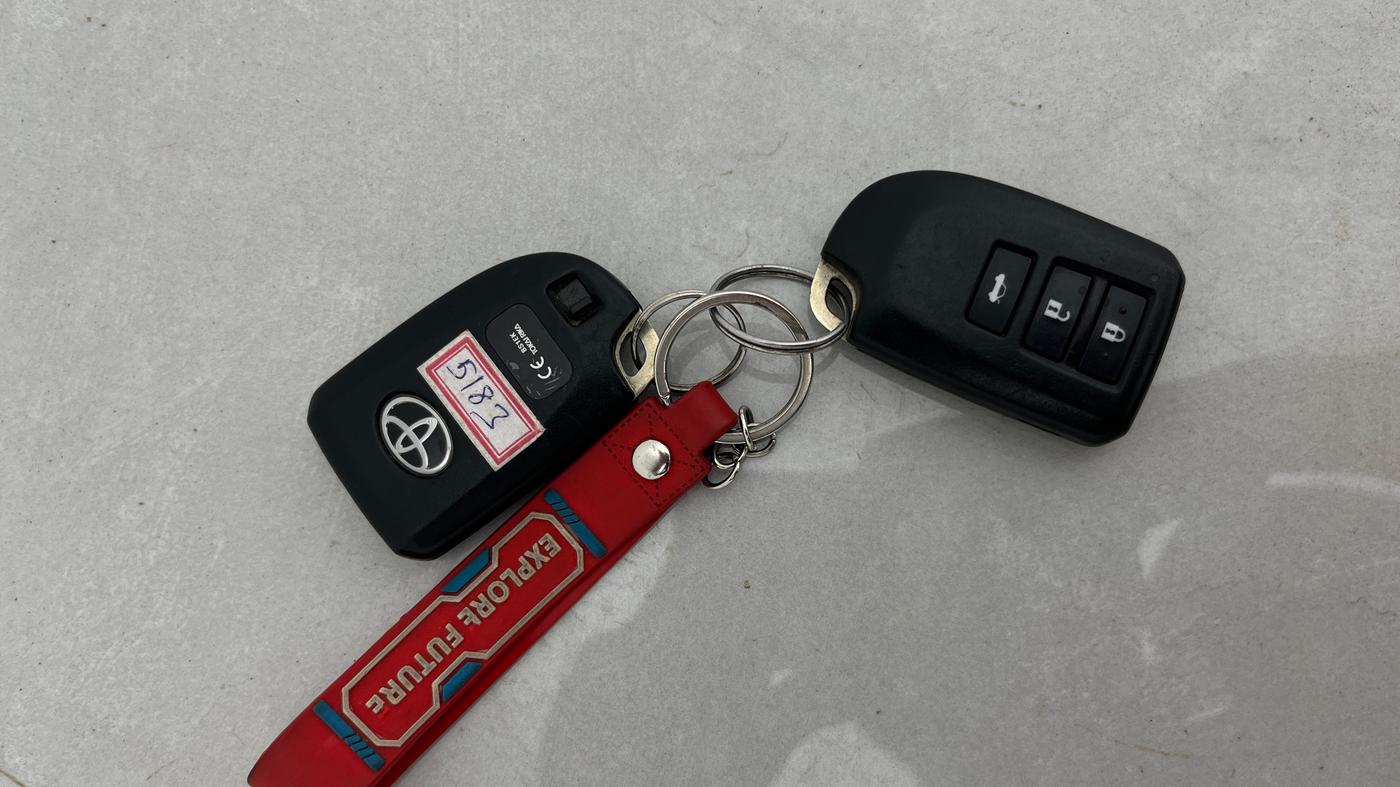2021 Toyota YARIS V CVT, Petrol, Automatic, 1,07,004 km, Key Close Up