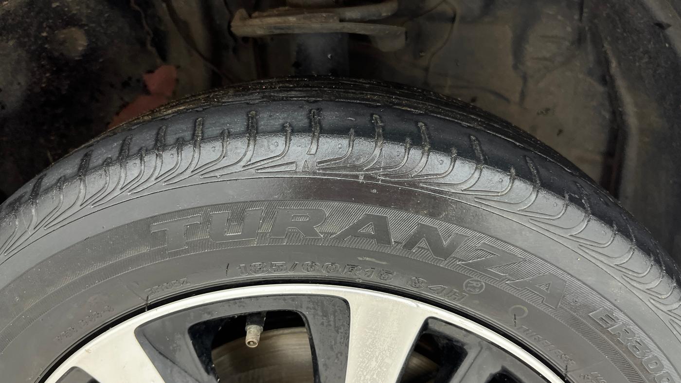 2021 Toyota YARIS V CVT, Petrol, Automatic, 1,07,004 km, Right Front Tyre Tread