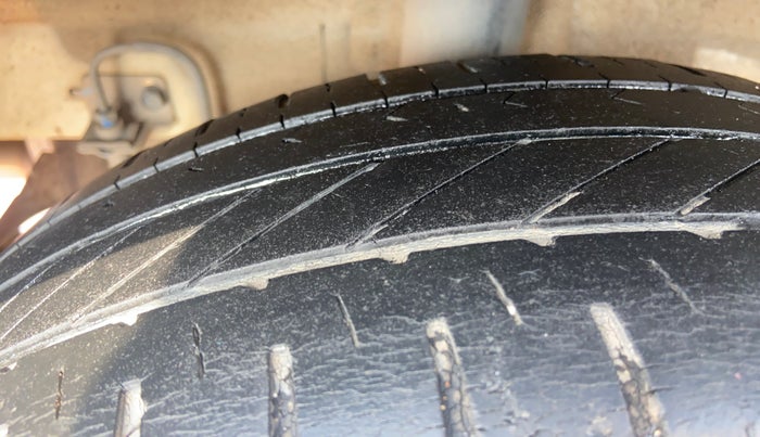 2016 Hyundai Grand i10 SPORTZ 1.2 KAPPA VTVT, Petrol, Manual, 51,857 km, Right Rear Tyre Tread