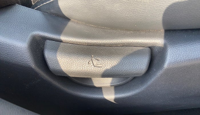 2016 Hyundai Grand i10 SPORTZ 1.2 KAPPA VTVT, Petrol, Manual, 51,857 km, Driver Side Adjustment Panel