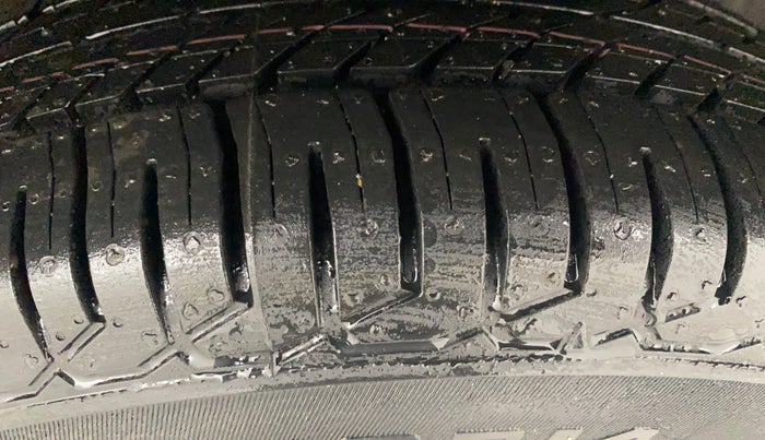 2019 Maruti Swift VXI AMT, Petrol, Automatic, 1,02,517 km, Left Rear Tyre Tread